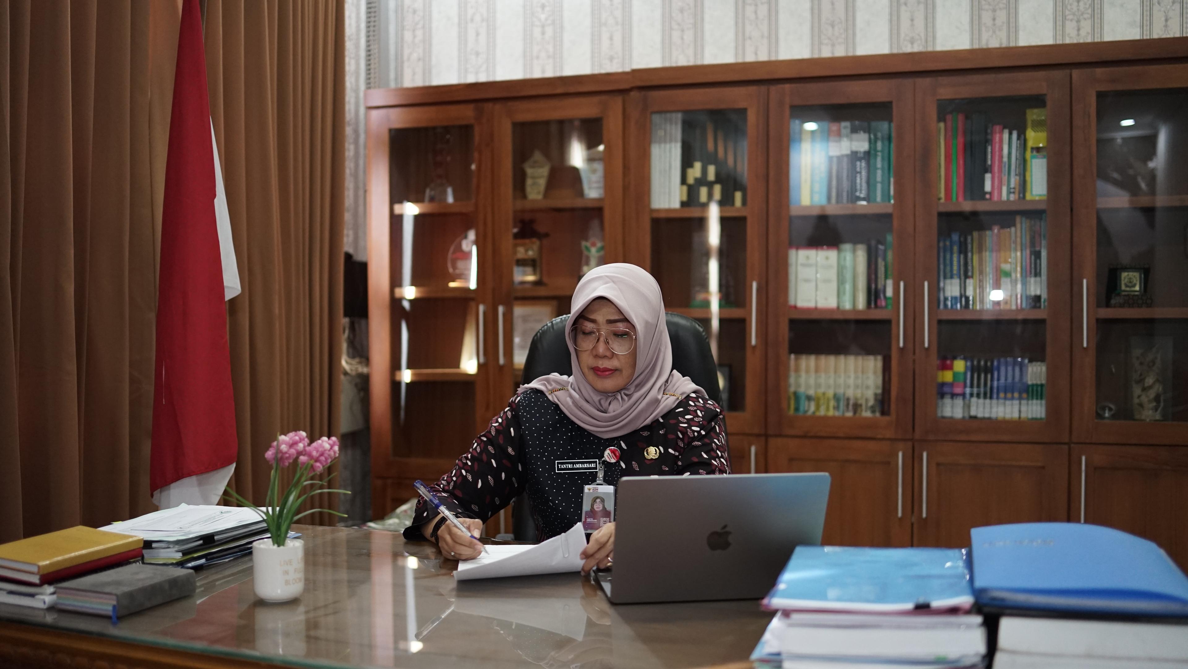 Kepala Sekolah Tantri Ambarsari, S.Pd., M.Eng.